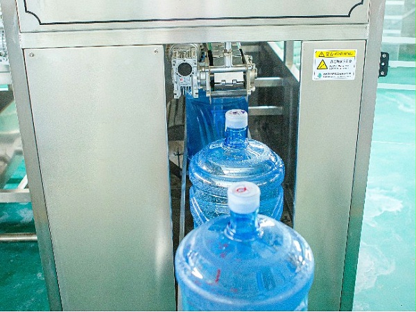 飲用水灌裝線：助力水業升級的核心設備